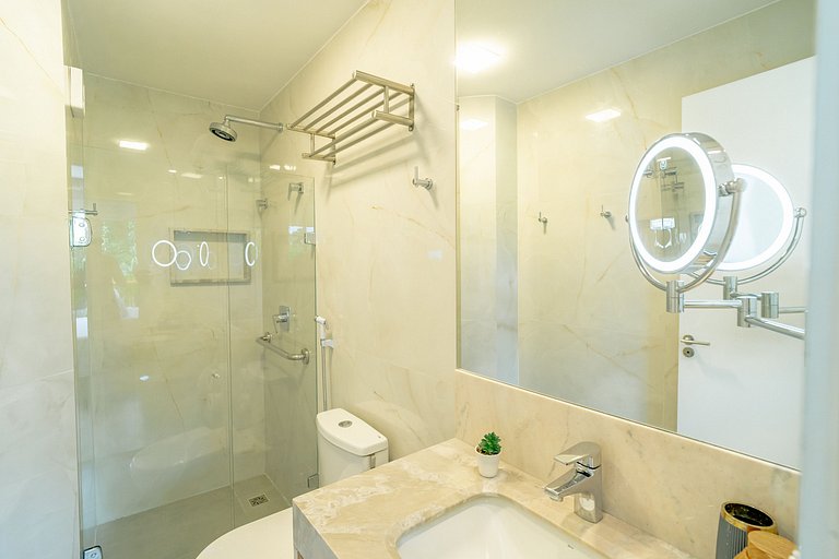 Qavi - Fully equipped flat with two suites and a private bal